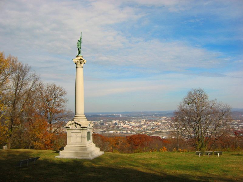 Battles for Chattanooga: [2007] The New York Monument near the spot where eastern, mid-western and western Union troops convereged to break through Confederate defenses